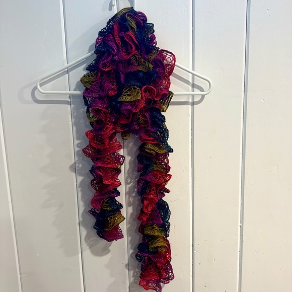 3pk Handmade Knit Scarves - Picture 6 of 7